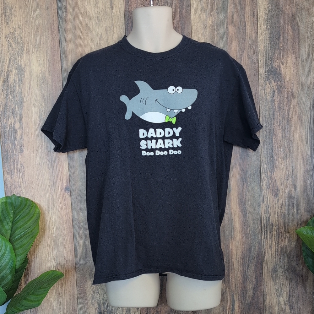 Gildan Daddy Shark Tee Men's L              P328